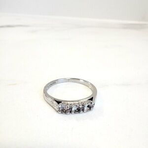 Avon 2004 Sterling Silver 3-Stone CZ Ring Size 7 | Low Profile | NIB 217